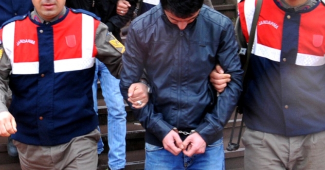 3 ayrı suçtan aranan şahıs tutuklandı