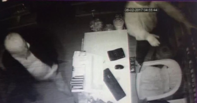 3 saatte 3 marketi soydular 