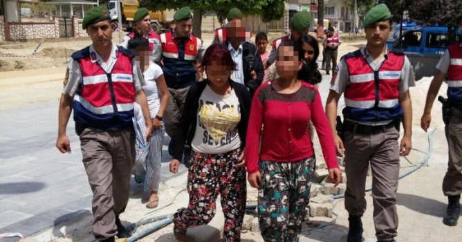 4'ü kadın 5 kişi yakalandı