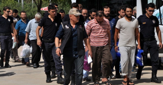 4'ü Suriye uyruklu 7 DAEŞ militanı yakalandı