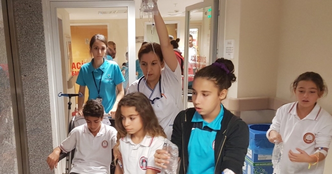 50 öğrenci sudan zehirlendi