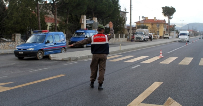 7 ayrı suçtan aranan kişi tutuklandı