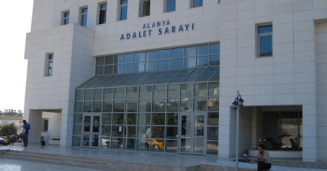 Adliyeye gelince yakayı ele verdi 