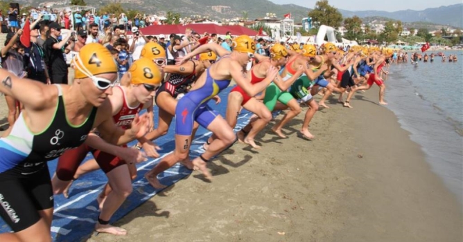 Alanya Belediyesi Uluslararası  Trıathlon Yarışı heyecanı başladı