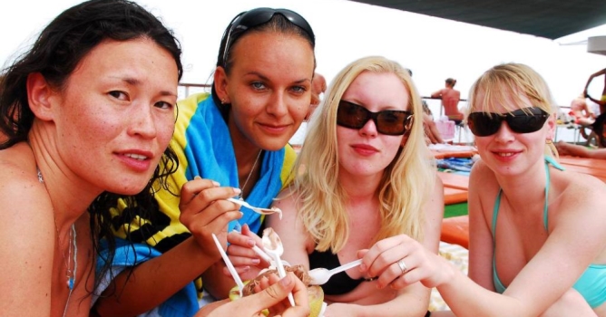 Alanya'da Çinli  turist heyecanı 