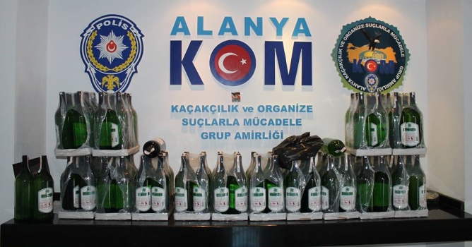 Alanya'da kaçak içki operasyonu