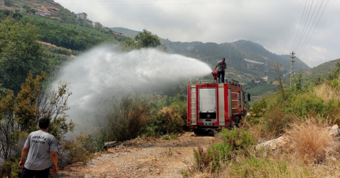 Alanya'da korkutan yangın