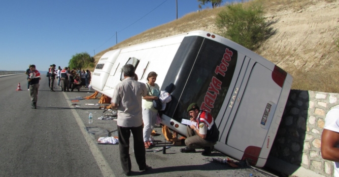 Alanya otobüsü kaza yaptı: 9 yaralı