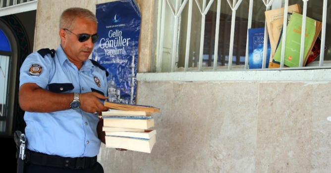 Antalya'da camide FETÖ'nün yayınları bulundu