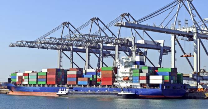 Antalya'da ihracat ve ithalat azaldı