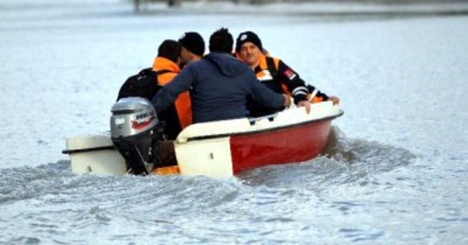 Antalya'da Kaybolan Balıkçı Fethiye'de Aranıyor