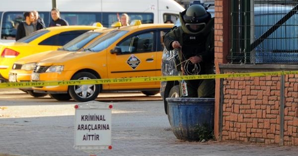Antalya'da Şüpheli Paket Panik Yarattı
