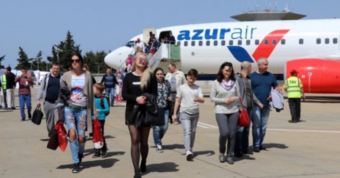 Antalya'ya Kasım ayına  kadar Rus turist gelecek