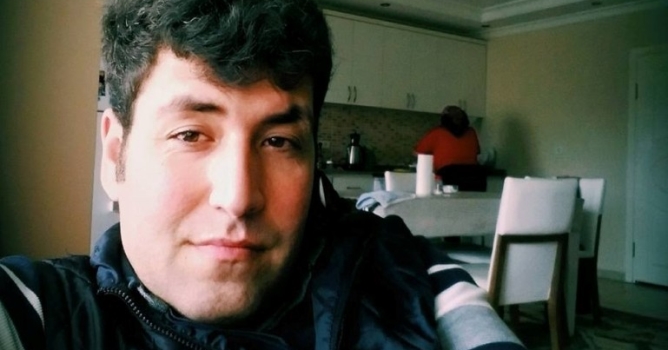 Arabasını yıkamak isterken canından oldu 