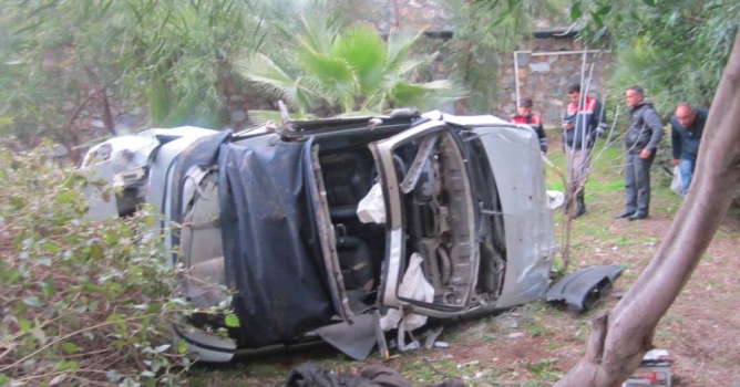 Aracı ile şarampole yuvarlandı