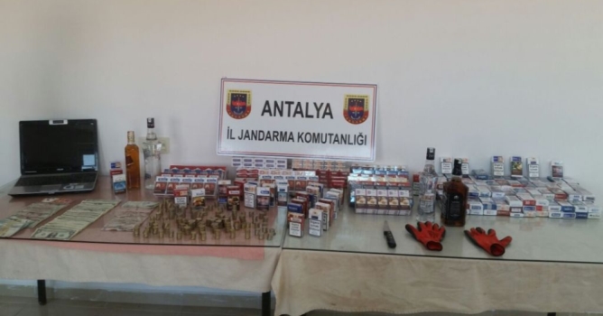  Azılı hırsız aracı kaza yapınca yakalandı