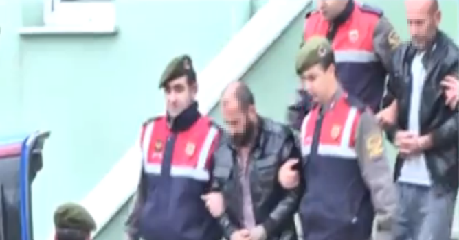 Bıçaklayıp battaniyeye sarmışlar