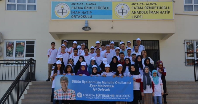 Büyükşehir'den okullara malzeme desteği