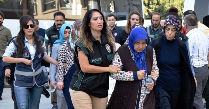 ByLock kullanıcısı 30 öğretmen tutuklandı