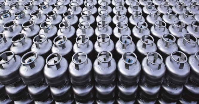 Çalıştığı depodan 80 adet tüp çaldı