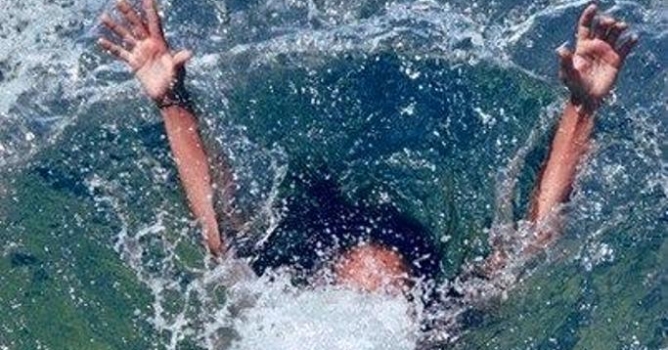 Denizde boğulma tehlikesi geçirdi 