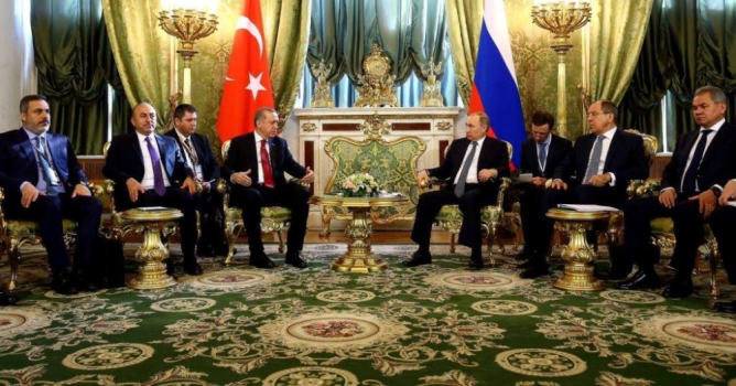 Erdoğan'a Rusya'da Çavuşoğlu eşlik ediyor
