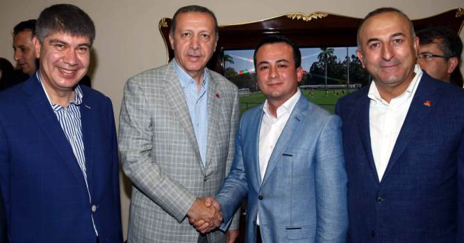 Erdoğan rozeti ile partisini değiştirdi