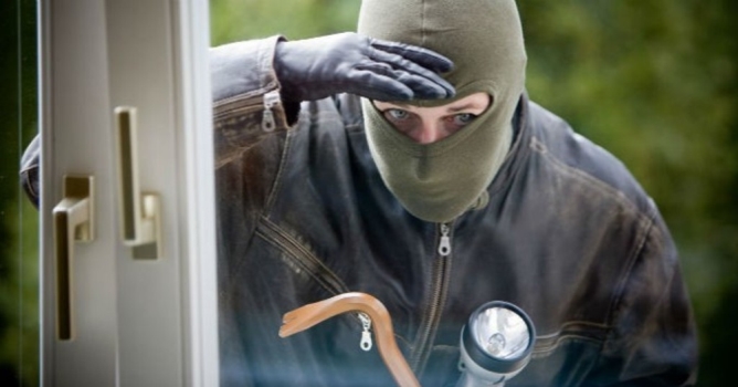 Evi soyup, kayıplara karıştılar