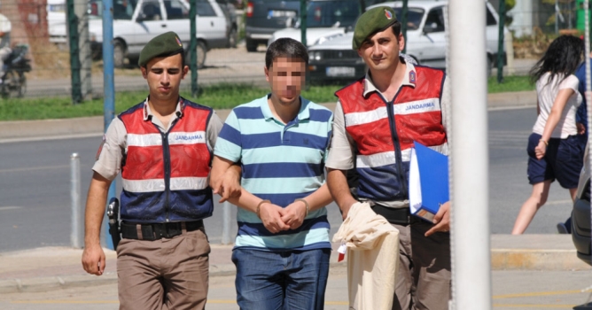 FETÖ'cü öğretmen suçüstü yakalandı