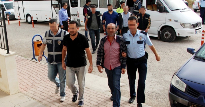 FETÖ'den 4 kişi aranıyor 