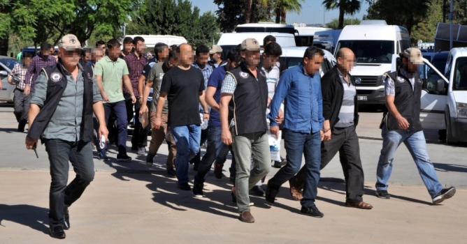 FETÖ'den 809 kişi tutuklandı