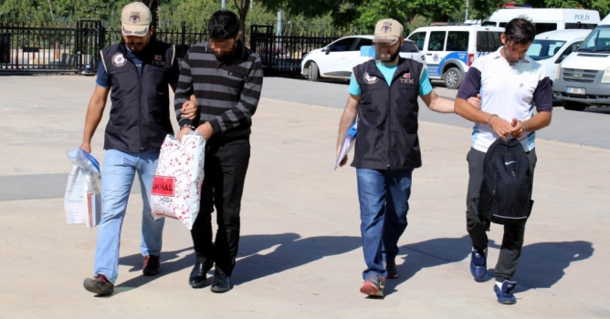 FETÖ'den gözaltına alınan iki maliyeci tutuklandı