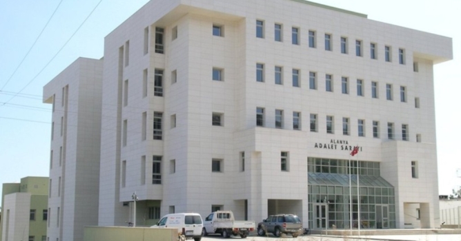 FETÖ'den tutuklanan iki kişi tahliye oldu 