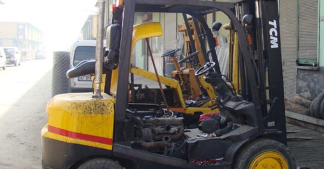 Forklifitin çarptığı işçi öldü 