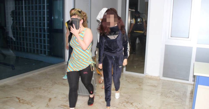 Fuhuş operasyonu: 6'sı kadın 9 kişi yakalandı 