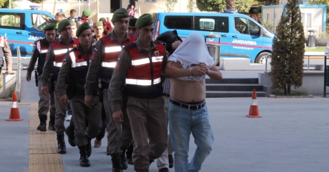 Fuhuş operasyonunda 30 sınır dışı 