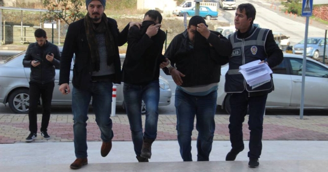 Fuhuş tacirlerine suçüstü