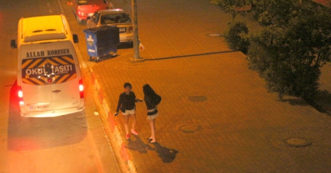 Fuhuş ve uyuşturucu operasyonları sürüyor