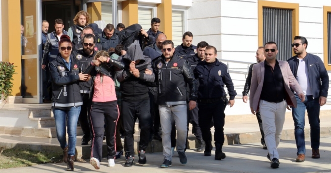 Fuhuş ve uyuşturucu operasyonu: 19 gözaltı