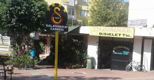 Galatasaray Caddesi'ne 4 yıldızlı tabela