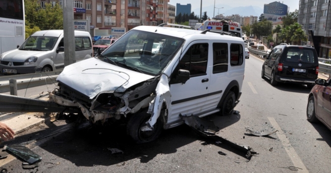 Halk otobüsü şoförünün dikkati faciayı önledi