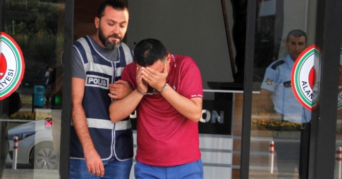 Hem korsan hem zehir taciri 