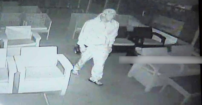 Hırsızlık anı güvenlik kamerasında