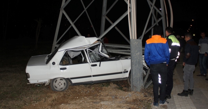 Hurdaya dönen araçtan sağ kurtuldu