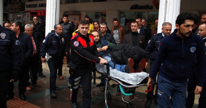 İki arkadaşın borç kavgası kanlı bitti