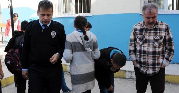 ilk önce öğrenciler sonra veliler kavga etti