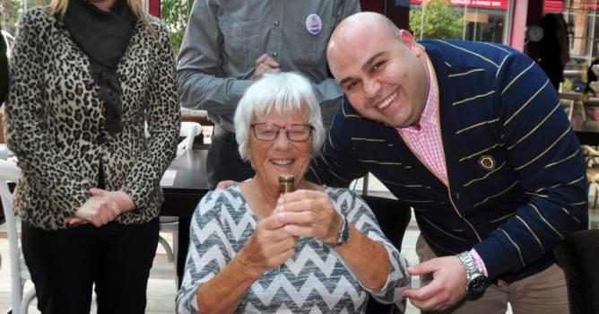 İsveçli turist 89'uncu yaşını kutladı
