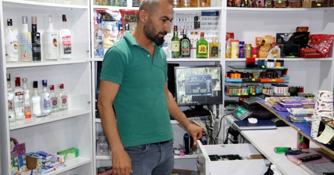 Jet hırsız 30 saniyede kasayı soydu 