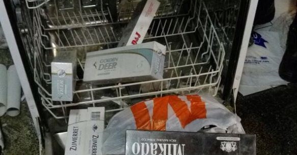 Kaçak sigaralar bulaşık makinesinde bulundu 