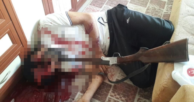 Kafasına sıkarak intihar etti 